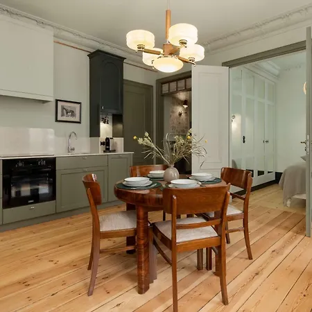 Апартаменты The Marien 1899 Timeless Elegance In The Heart Of Wrzeszcz By Renters Гданьск
